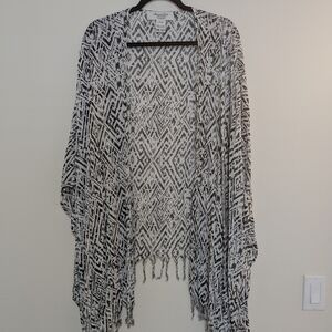 Black and White Geometric Pattern Kimono